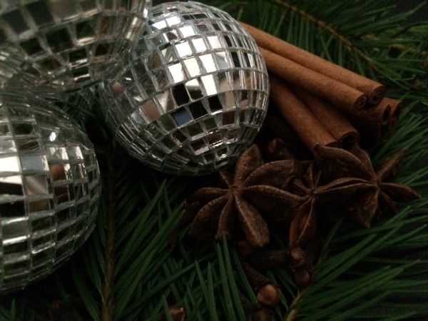 last minute gift ideas, small things, natural, cinnamon, cloves, ornaments