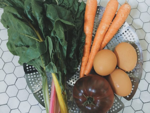 Swiss chard, tomato, carrots and eggs, essential foods for collagen